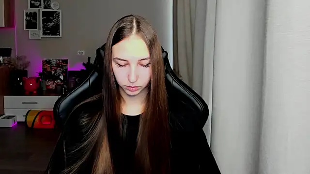 Snapshot of Sm0ly chatting on September 27, 2:05 am Sm0ly online show from September 27, 2:05 am