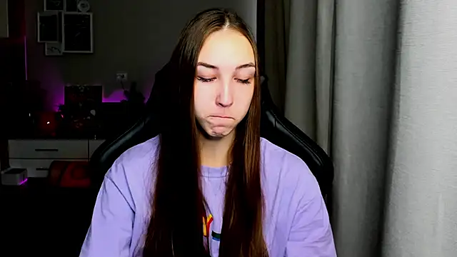 Snapshot of Sm0ly chatting on October 1, 2:06 am Sm0ly online show from October 1, 2:06 am