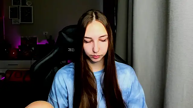 Snapshot of Sm0ly chatting on October 4, 2:53 am Sm0ly online show from October 4, 2:53 am