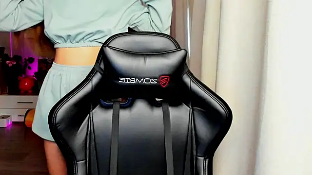 Snapshot of Sm0ly chatting on October 16, 4:02 am Sm0ly online show from October 16, 4:02 am