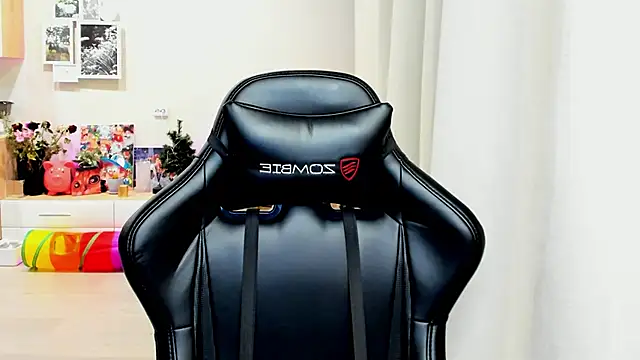 Snapshot of Sm0ly chatting on October 23, 1:27 am Sm0ly online show from October 23, 1:27 am