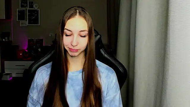 Snapshot of Sm0ly chatting on December 4, 2:54 am Sm0ly online show from December 4, 2:54 am