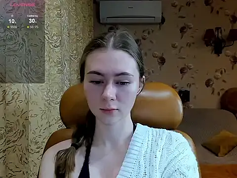 Snapshot of MadeleineWiliams chatting on October 10, 4:11 am MadeleineWiliams online show from October 10, 4:11 am