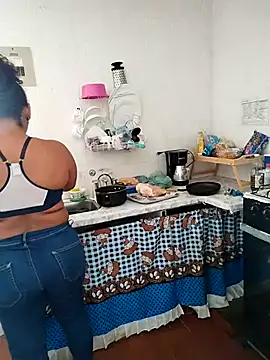 samanthaeliott22 online show from March 10, 8:01 pm