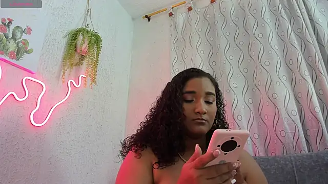 samanthaeliott22 online show from October 3, 3:03 am