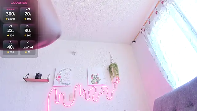 samanthaeliott22 online show from October 4, 8:18 pm