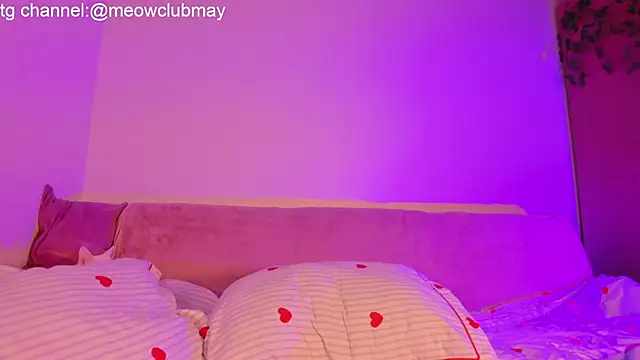 Snapshot of may_meowww chatting on November 13, 7:29 am may meowww online show from November 13, 7:29 am