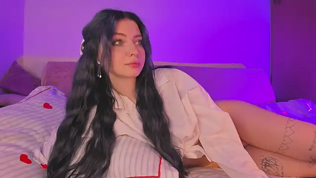 Snapshot of may_meowww chatting on November 15, 6:00 am may meowww online show from November 15, 6:00 am