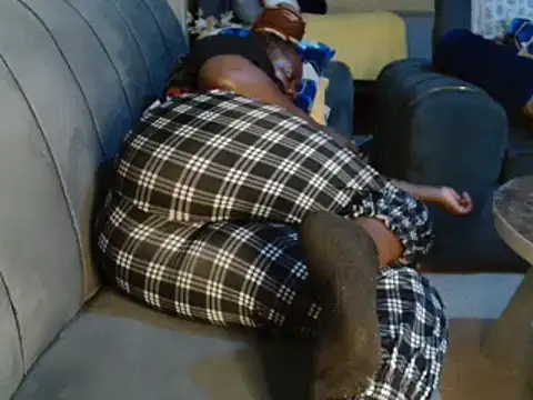 Snapshot of leslysexygirl chatting on February 22, 7:25 pm leslysexygirl online show from February 22, 7:25 pm