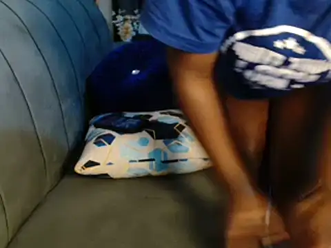 Snapshot of leslysexygirl chatting on March 18, 11:19 am leslysexygirl online show from March 18, 11:19 am