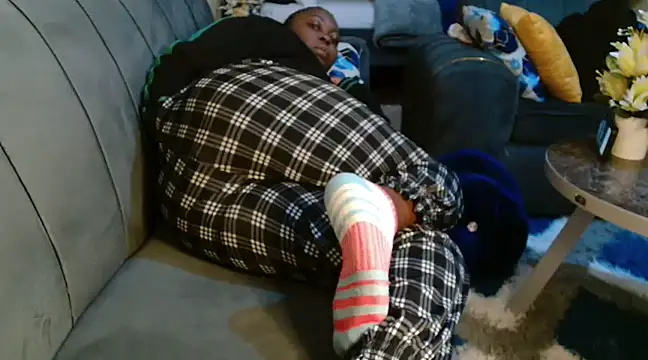 Snapshot of leslysexygirl chatting on March 22, 4:15 pm leslysexygirl online show from March 22, 4:15 pm