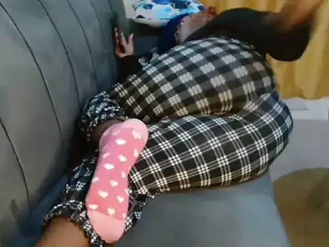 Snapshot of leslysexygirl chatting on October 2, 5:42 pm leslysexygirl online show from October 2, 5:42 pm