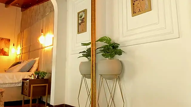 Snapshot of AlessiaLondon chatting on January 9, 6:59 am AlessiaLondon online show from January 9, 6:59 am