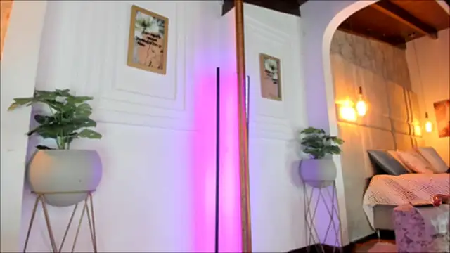 Snapshot of AlessiaLondon chatting on February 7, 6:45 am AlessiaLondon online show from February 7, 6:45 am