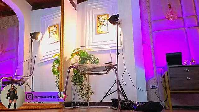 AlessiaLondon online show from June 3, 2:33 pm
