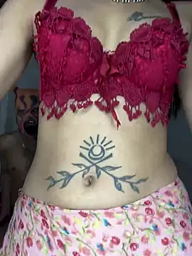 Snapshot of Suhu_love chatting on December 25, 6:19 pm Suhu love online show from December 25, 6:19 pm