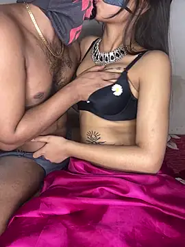 Snapshot of Suhu_love chatting on February 9, 7:19 pm Suhu love online show from February 9, 7:19 pm