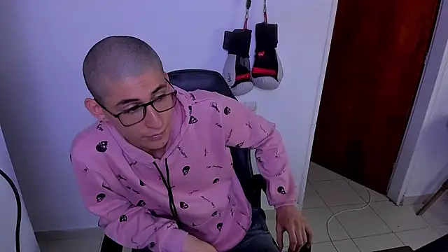 Snapshot of Jaack_str chatting on December 1, 11:47 pm Jaack str online show from December 1, 11:47 pm