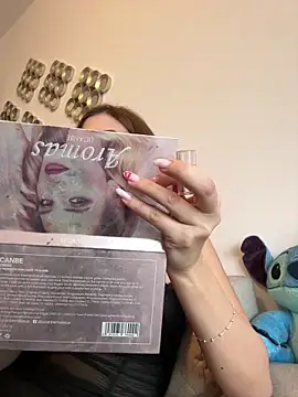 RaquelleDevon online show from March 13, 6:26 am