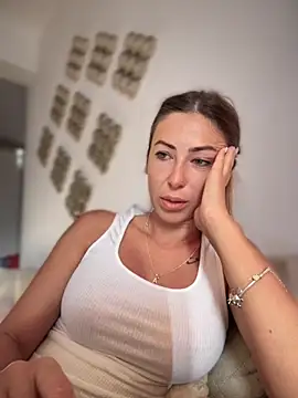 RaquelleDevon online show from September 9, 5:29 am