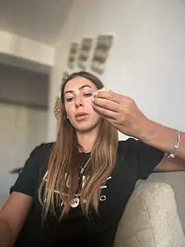 RaquelleDevon online show from September 15, 12:49 pm