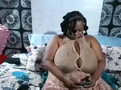 Snapshot of Candiyliciousxx chatting on June 3, 10:29 am Candiyliciousxx online show from June 3, 10:29 am