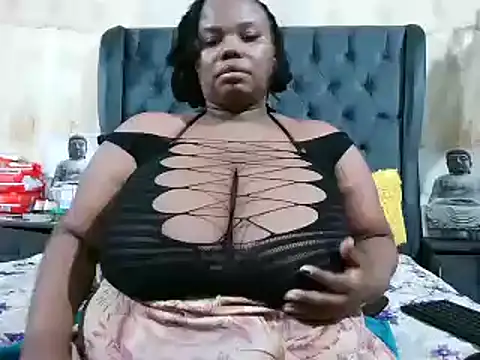 Snapshot of Candiyliciousxx chatting on June 6, 5:17 pm Candiyliciousxx online show from June 6, 5:17 pm