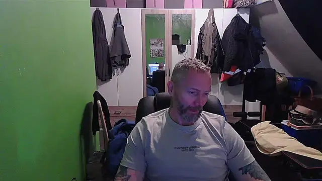 Snapshot of Rockburg chatting on September 10, 8:25 am Rockburg online show from September 10, 8:25 am