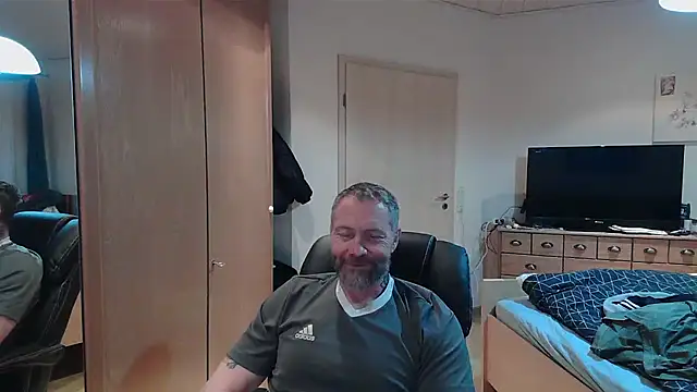 Snapshot of Rockburg chatting on March 25, 7:47 am Rockburg online show from March 25, 7:47 am