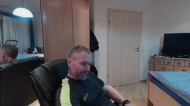 Snapshot of Rockburg chatting on March 27, 1:33 pm Rockburg online show from March 27, 1:33 pm