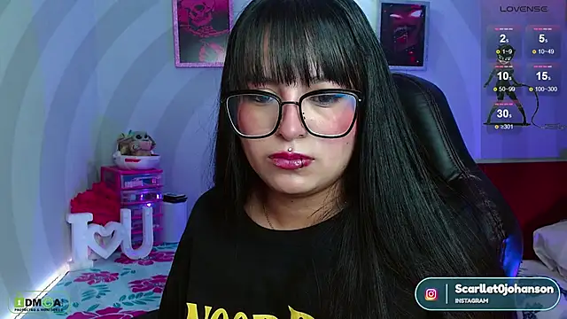 Miss scarllet  online show from February 20, 1:30 pm