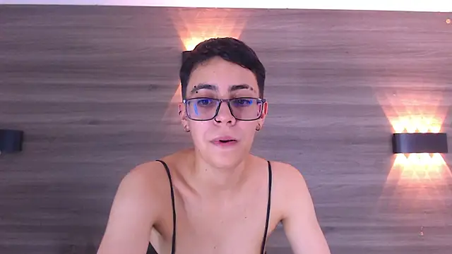 Snapshot of Cutie_Shy_ chatting on February 1, 1:44 am Cutie Shy online show from February 1, 1:44 am