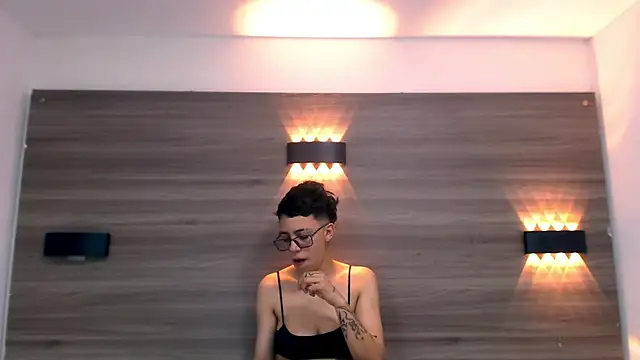 Snapshot of Cutie_Shy_ chatting on February 4, 7:22 pm Cutie Shy online show from February 4, 7:22 pm
