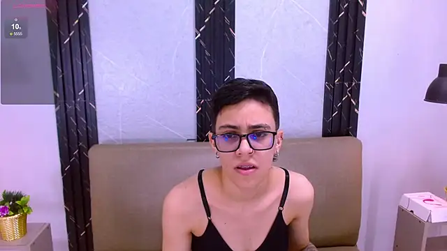 Snapshot of Cutie_Shy_ chatting on October 13, 7:25 pm Cutie Shy online show from October 13, 7:25 pm