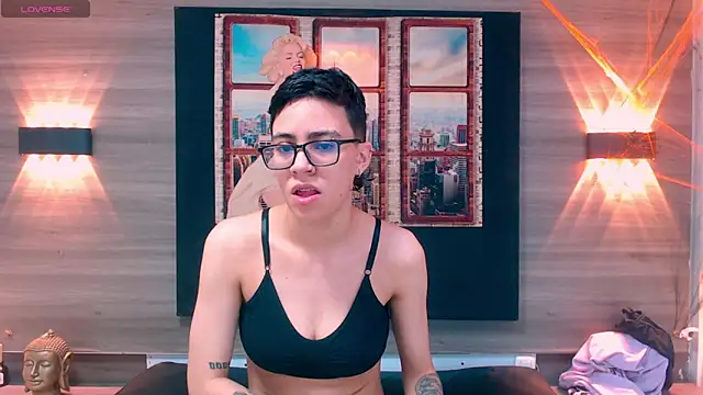 Snapshot of Cutie_Shy_ chatting on October 18, 12:06 pm Cutie Shy online show from October 18, 12:06 pm