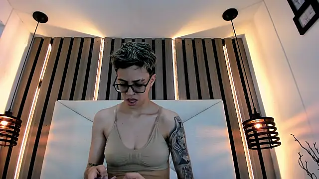 Cutie Shy  online show from February 2, 5:33 pm