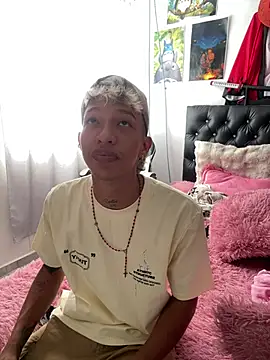 Snapshot of TommyGun_22 chatting on June 27, 2:12 pm TommyGun 22 online show from June 27, 2:12 pm