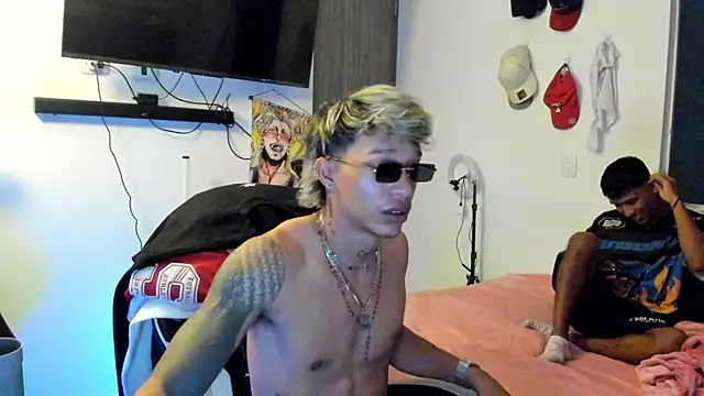 Snapshot of TommyGun_22 chatting on July 31, 12:21 am TommyGun 22 online show from July 31, 12:21 am