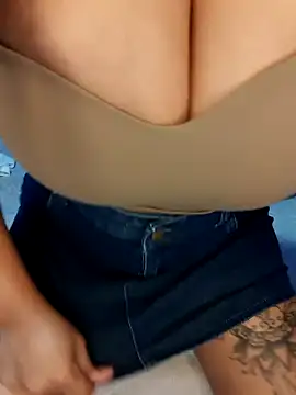 Wild wifey online show from October 11, 7:34 pm