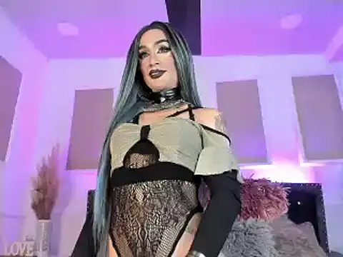 queen satin online show from December 28, 12:13 pm