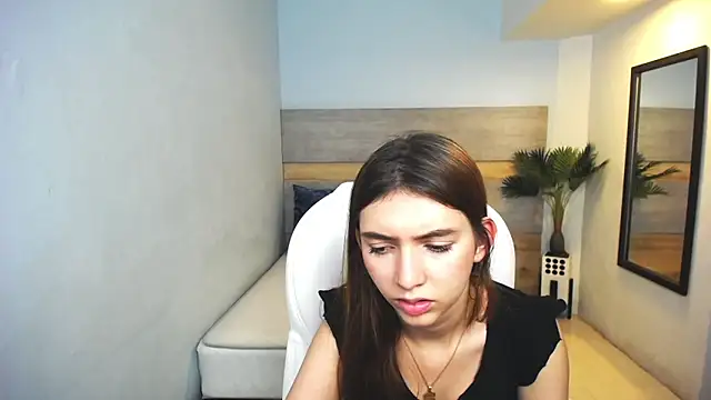 liseth fox online show from December 5, 8:00 pm