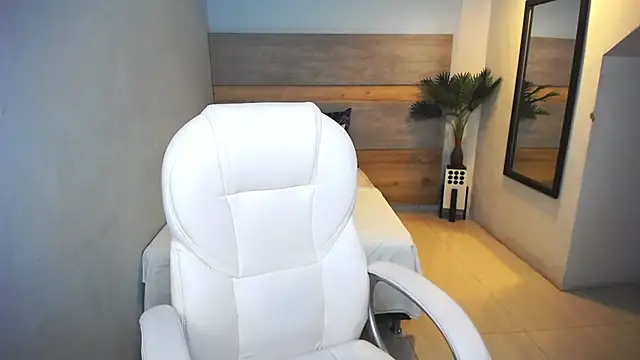 liseth fox online show from December 28, 3:15 pm