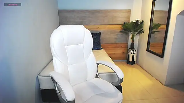 liseth fox online show from February 4, 7:22 pm