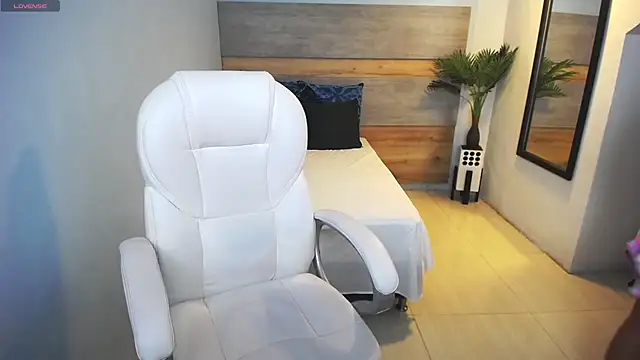 liseth fox online show from February 28, 2:09 am