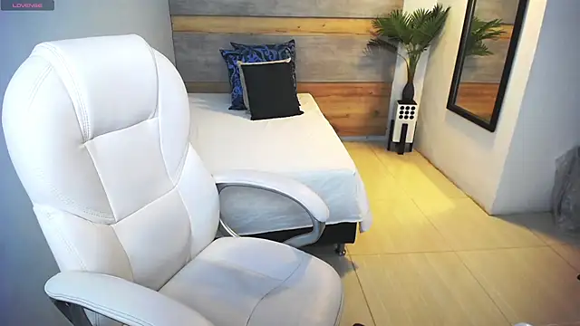 liseth fox online show from March 6, 1:27 am