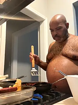 Snapshot of ChiRaqb8 chatting on November 8, 8:18 pm ChiRaqb8 online show from November 8, 8:18 pm