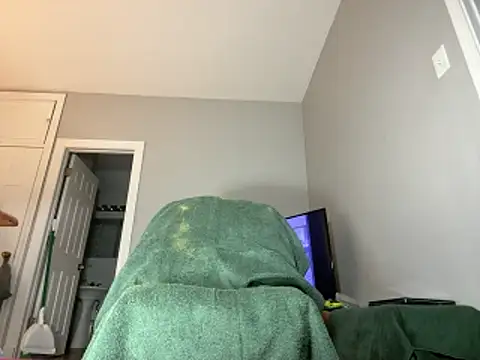 Snapshot of ChiRaqb8 chatting on February 7, 1:42 am ChiRaqb8 online show from February 7, 1:42 am