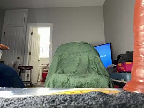 Snapshot of ChiRaqb8 chatting on February 27, 2:00 am ChiRaqb8 online show from February 27, 2:00 am