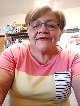 Madrastrahot69 online show from February 18, 8:49 pm