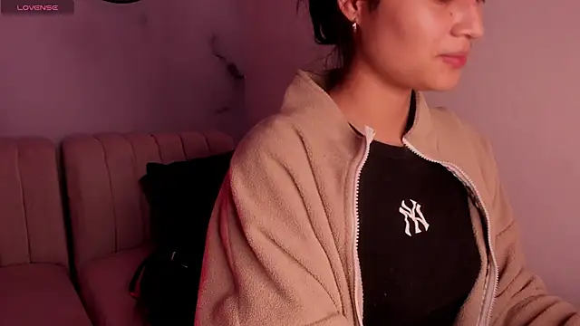 lara madisson online show from January 16, 4:16 am